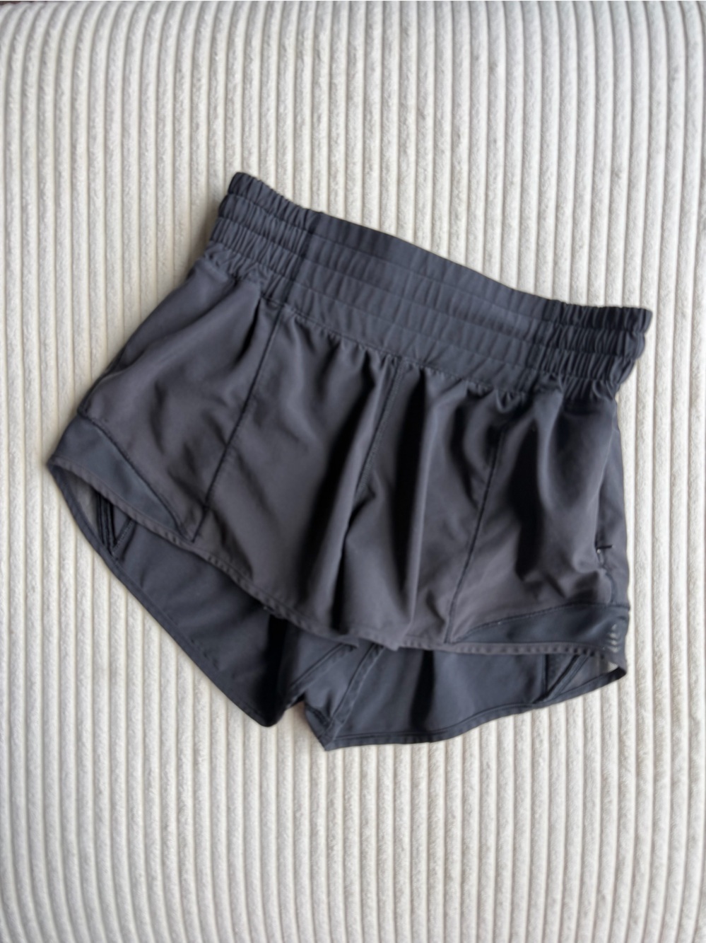 •LULULEMON• Hotty Hot Short *High-Rise 2.5" Black Size 0
